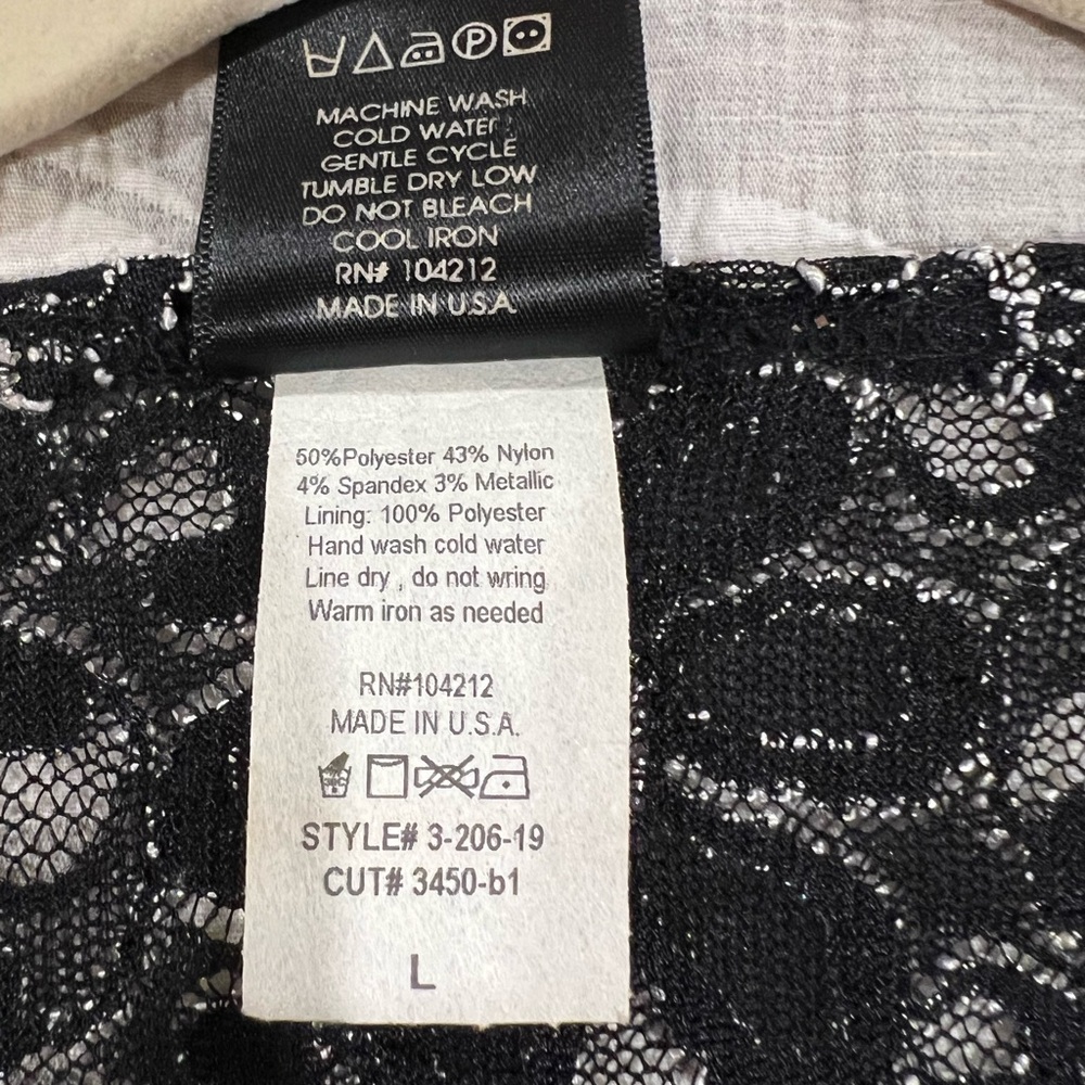 Chic Black And White Beaded Patterned Blouse - image 7